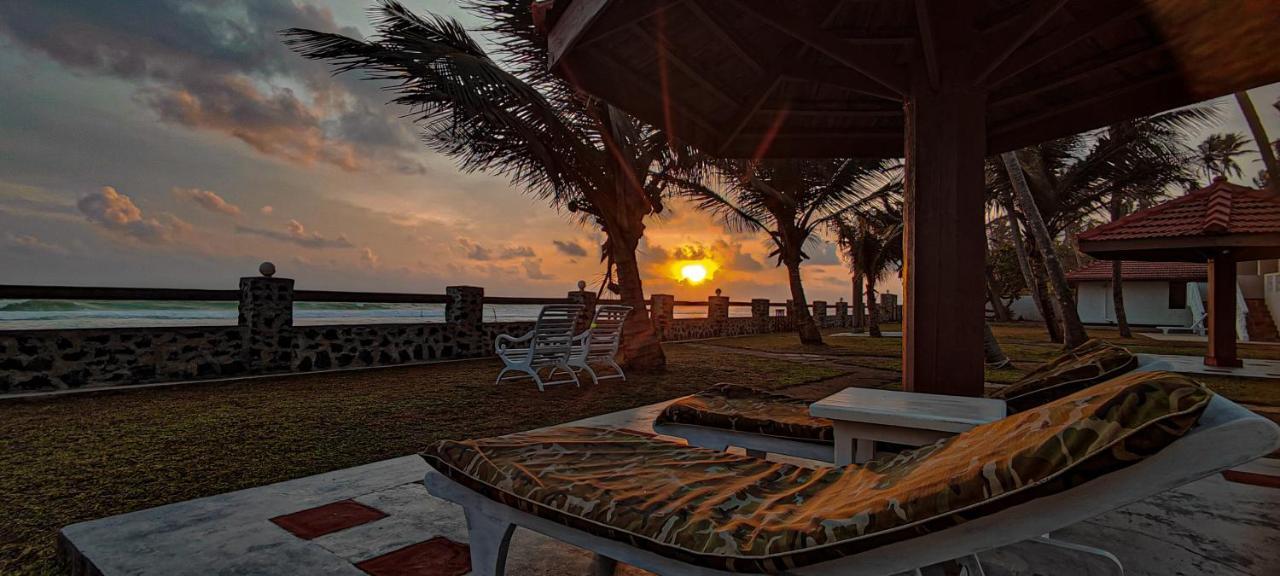 Nu-Vin Beach Hotel Ахангама Екстериор снимка